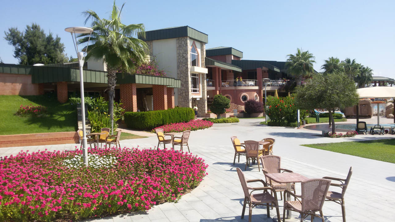 Gartenanlage Pine Beach Belek