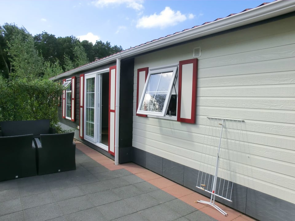 Terrasse incl. Schirm u. Rattanmöbeln , Trockenges Camping Resort de Meerpaal