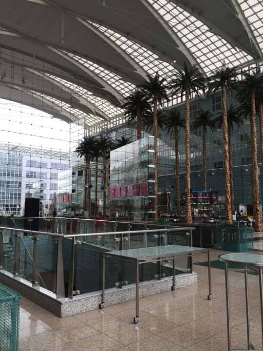 Hotellobby Hilton Munich Airport