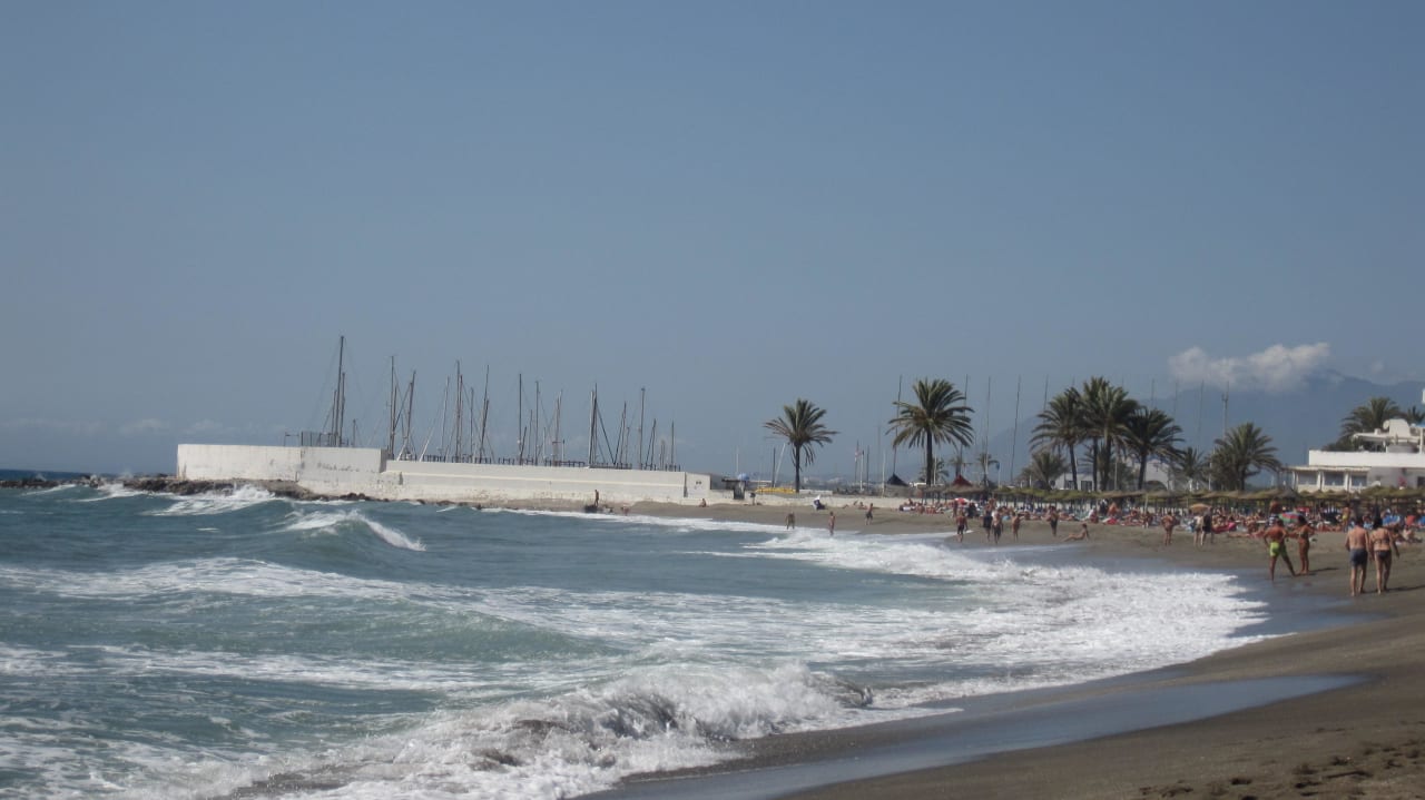 Strand direkt beim Hotel Hotel El Fuerte Marbella