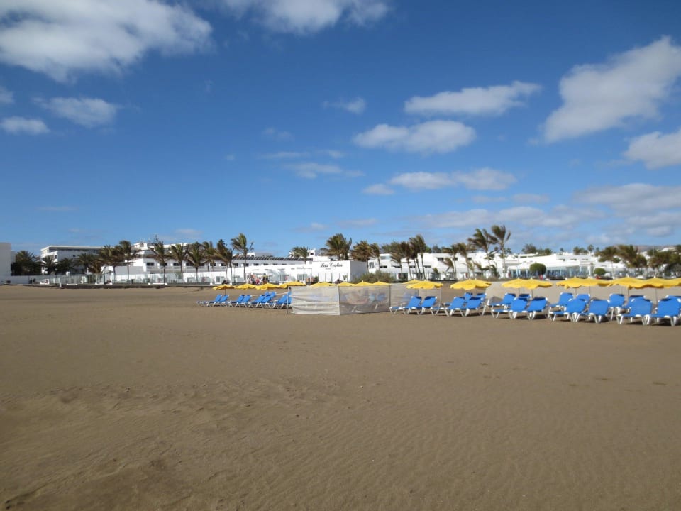 Viel Platz am sauberen Pocillostrand Hotel Las Costas