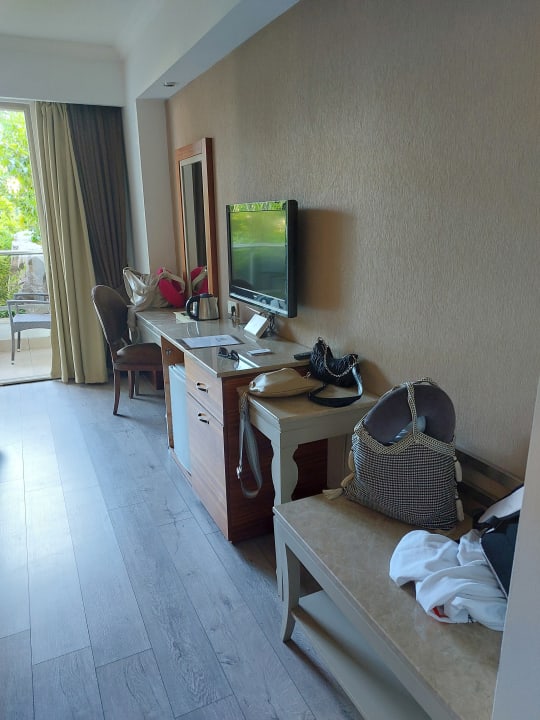 Zimmer Well Palace Side