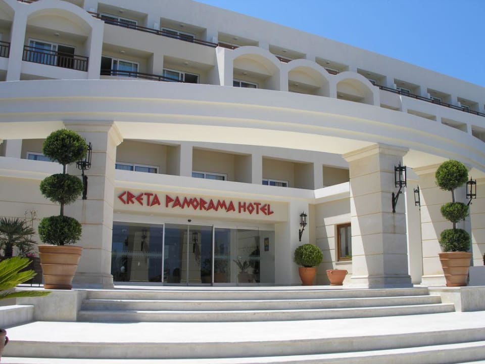 Hoteleingang Iberostar Waves Creta Panorama & Mare
