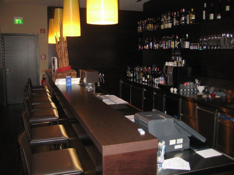 Bar Theke NH Berlin Kurfürstendamm