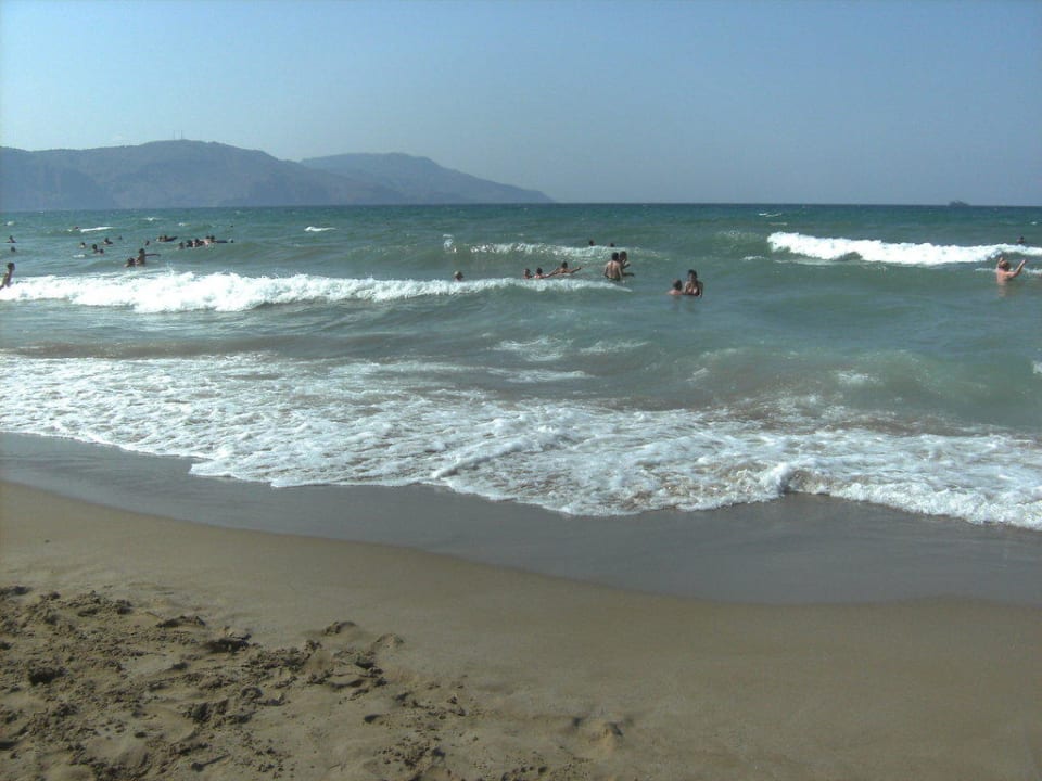 Ausblick vom Strand aufs Meer Vantaris Luxury Beach Resort