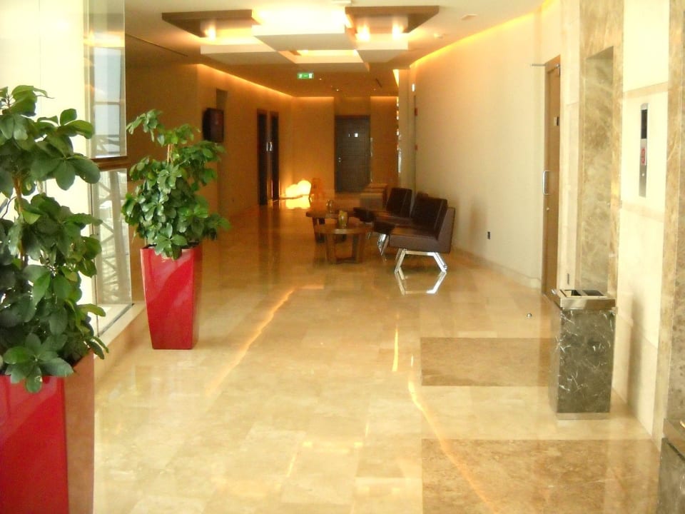 Zugang zu Restaurants Grand Millennium Al Wahda Abu Dhabi