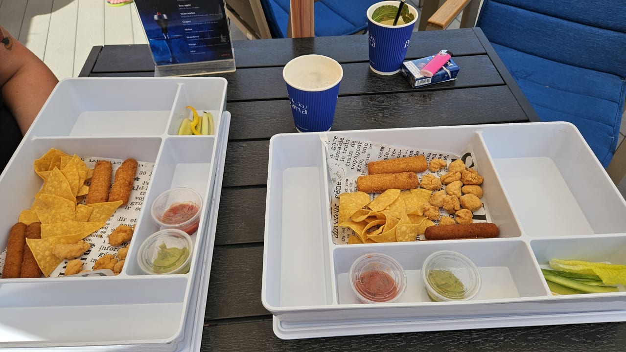 Gastro Rose Rayhaan by Rotana