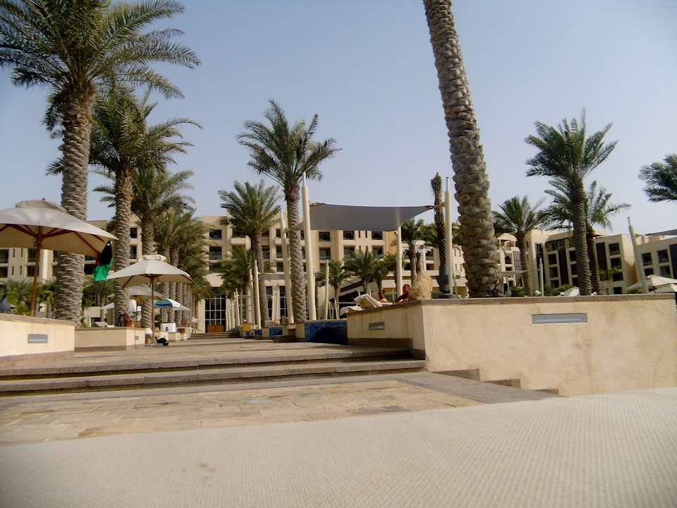 Blick zum Pool Park Hyatt Abu Dhabi Hotel and Villas