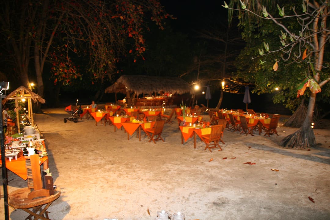 Dinner am Strand Hotel Siladen Resort & Spa