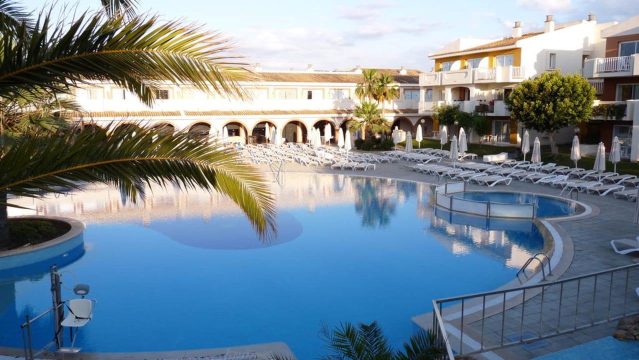  Pool eins blau punta reina