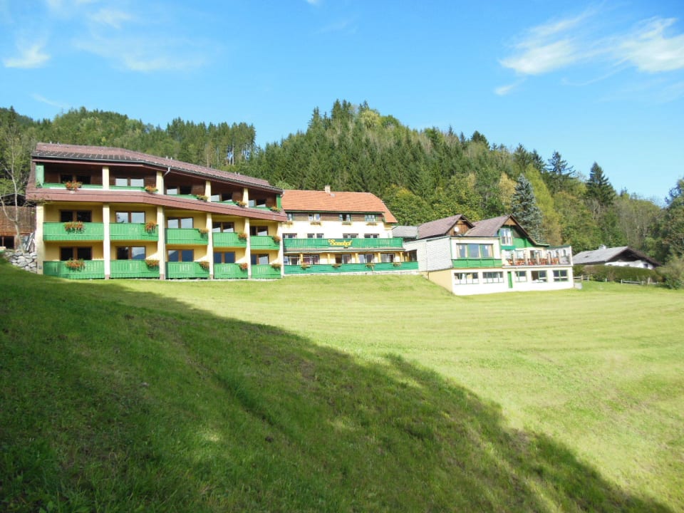 Aussenansicht im Sommer Hotel Sonnhof