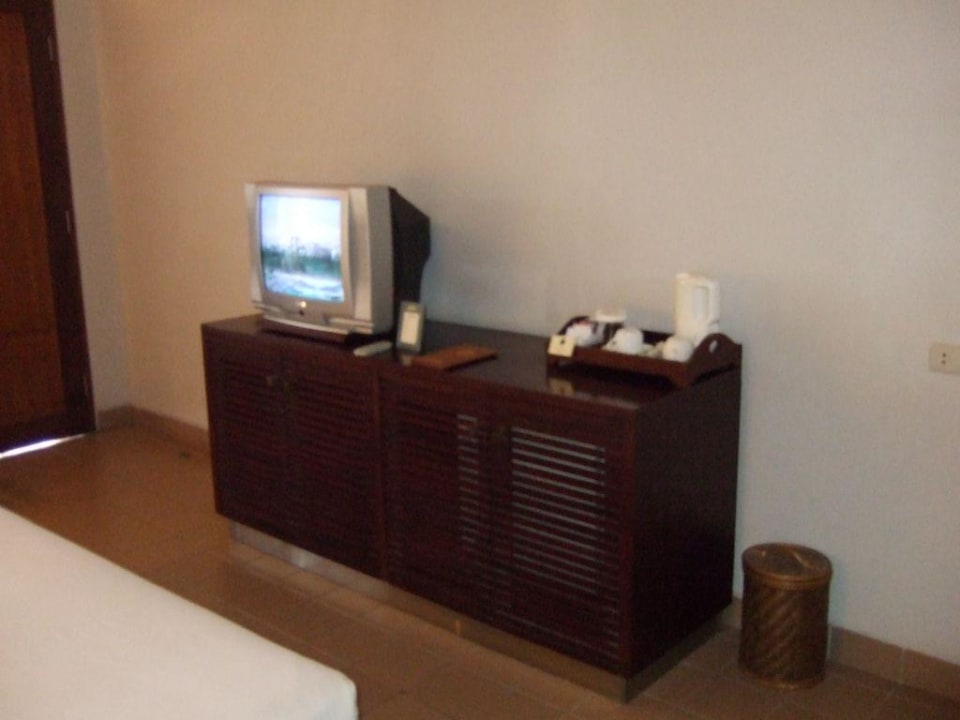 Fehrnsehschrank im Beachwing Puri Santrian