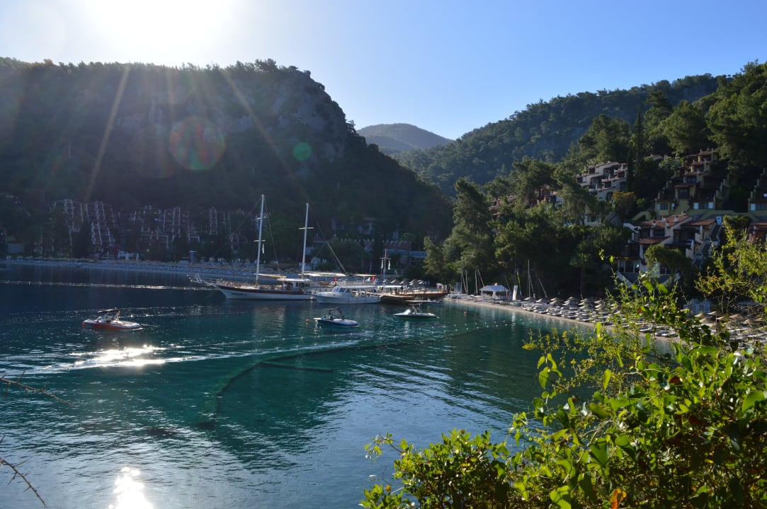 Strand Hillside Beach Club