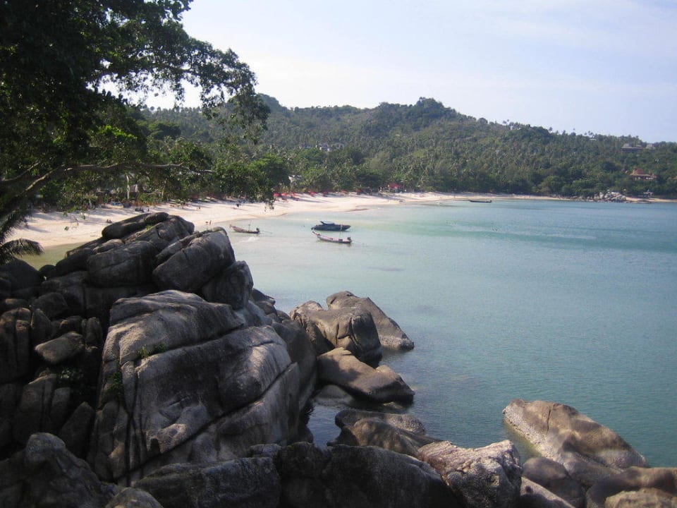 Aussicht vom Hotelsteg auf die Strandbucht Panviman Resort Koh Phangan