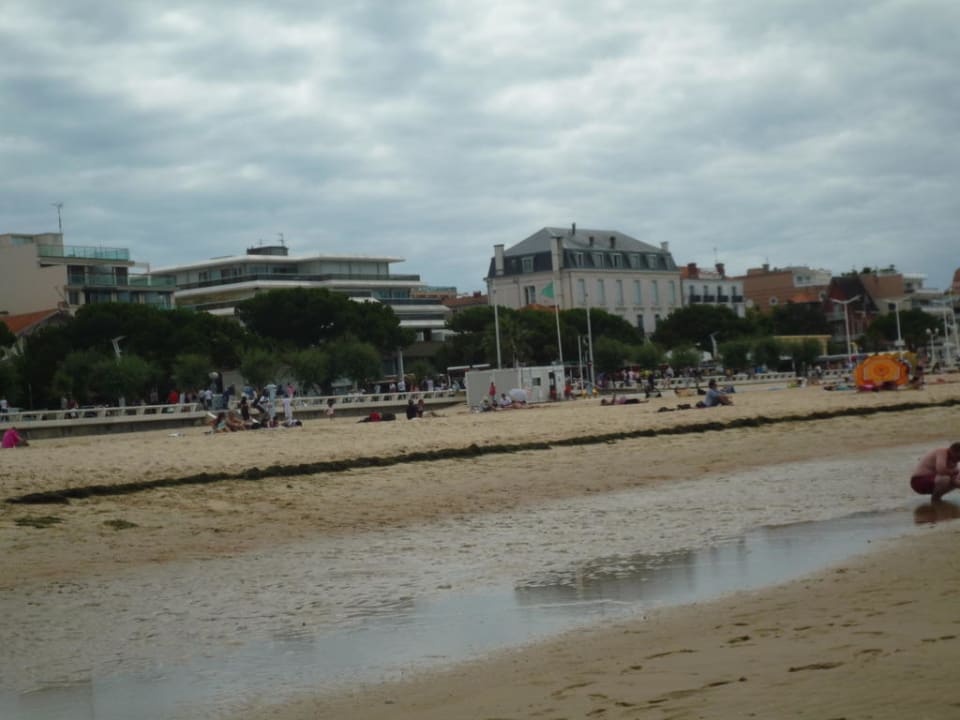 Hotel vom Strand aus fotografiert Hotel Point France