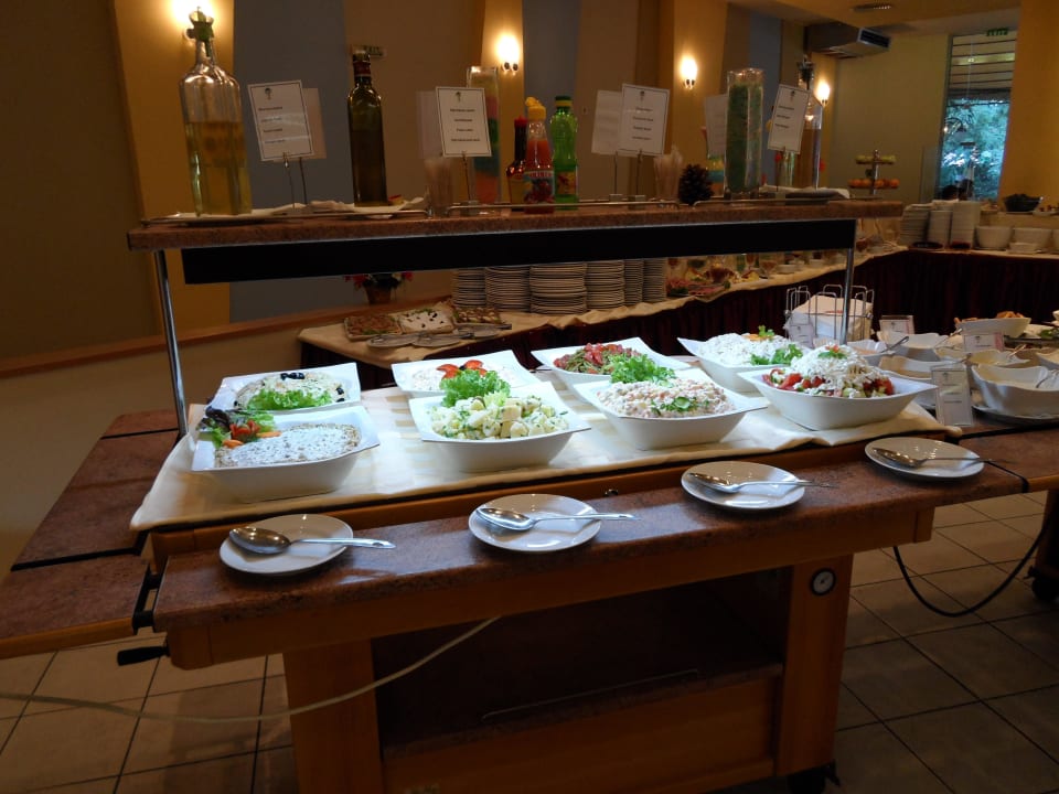 Verschiedene Salate HVD Club Bor