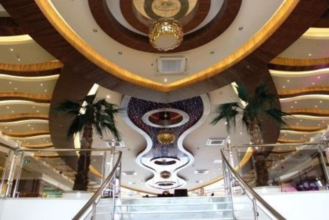 Moderne Deckengestaltung Dizalya Palm Garden