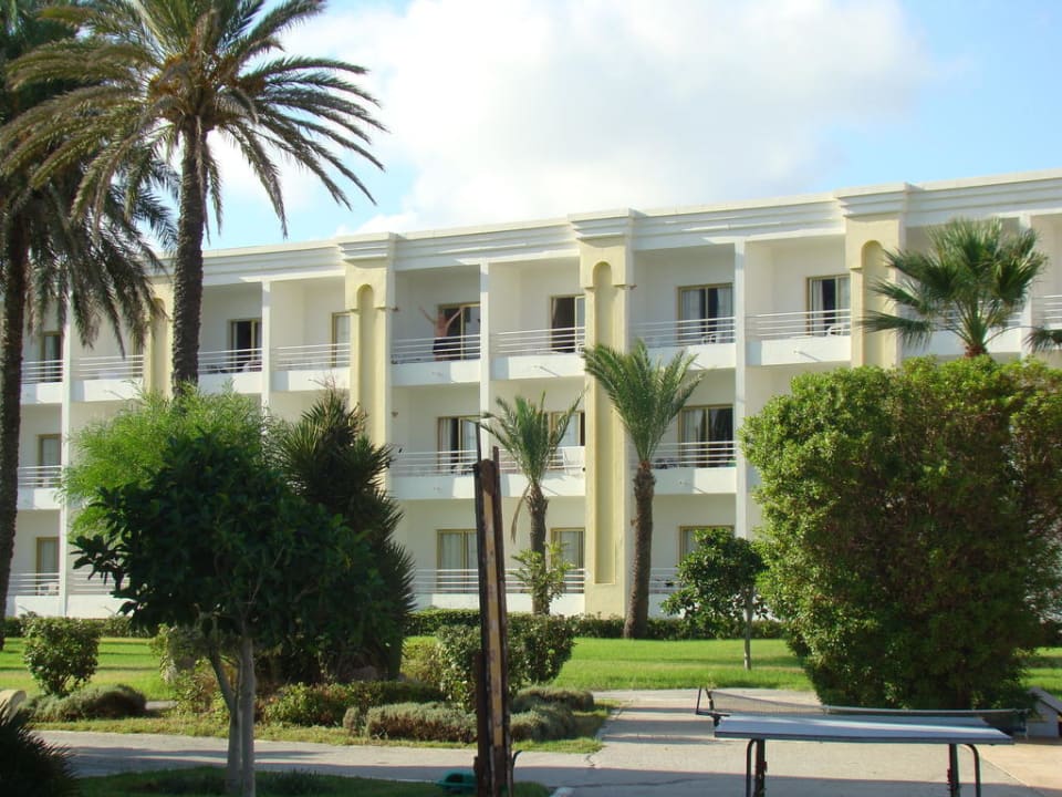 Widok na hotel Ruspina Beach Resort