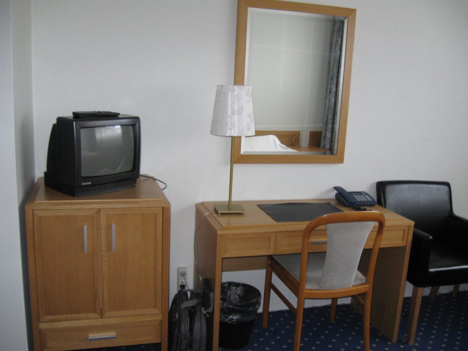 Arbeitsbereich im Zimmer Hotel Örk