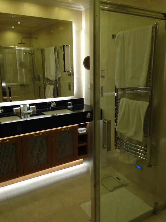 Bad Retro Riverside Wellness Resort