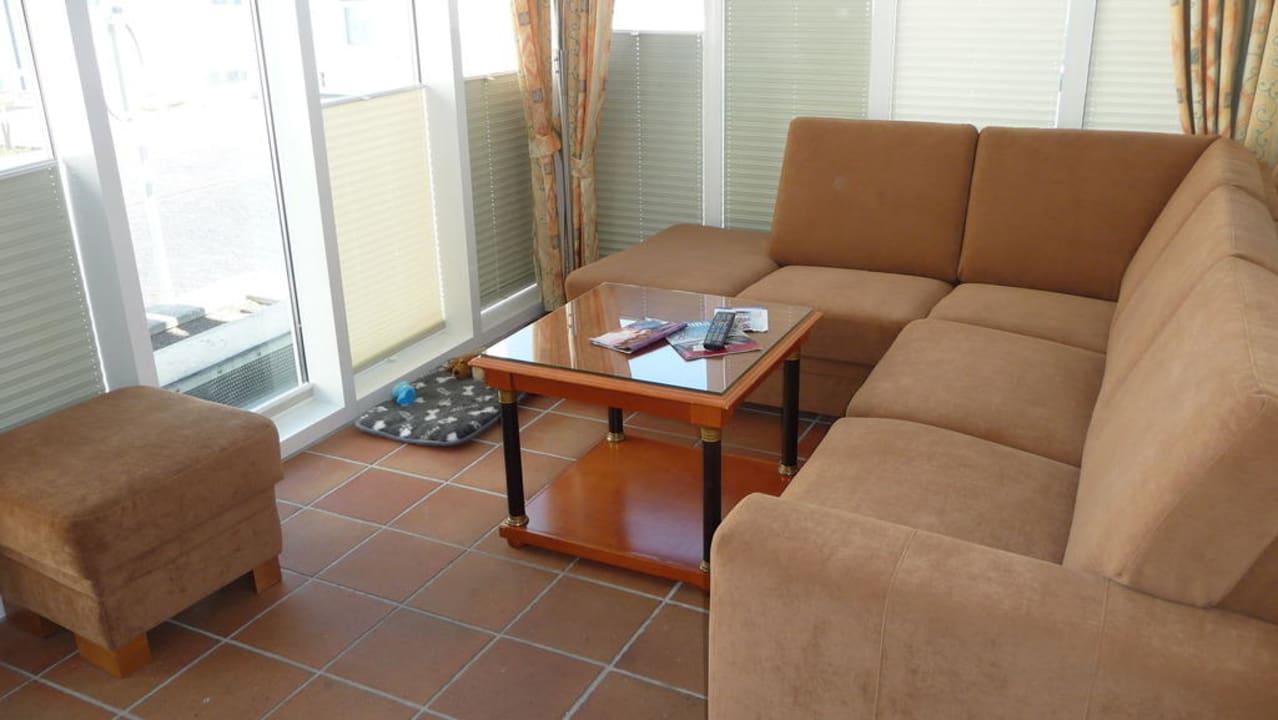 Wintergarten mit Couch Hotel Nordstrandperle