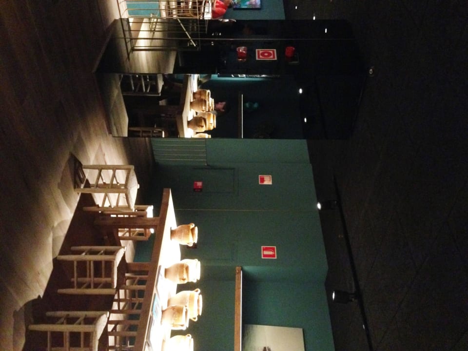 Lobby  Yurbban Trafalgar Hotel