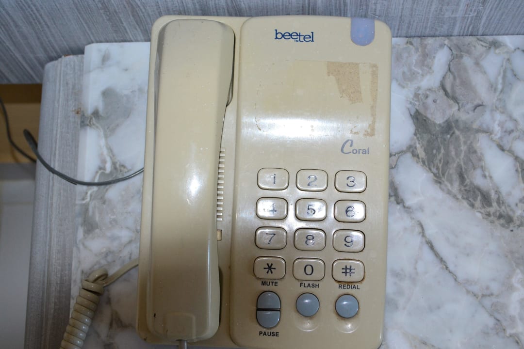 Verkeimtes und versifftes Telefon! Houda Golf & Beach Club