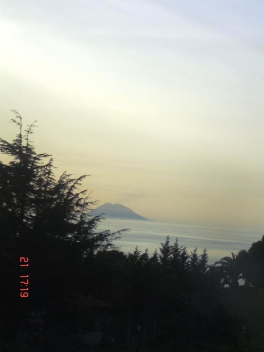 Blick auf den Stromboli Aldiana Club Rocca Nettuno Calabria