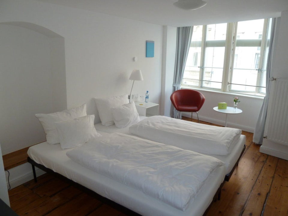 Doppelzimmer mit Fenster zur Strassenseite Hotel Einzigartig - Das kleine Hotel im Wasserviertel