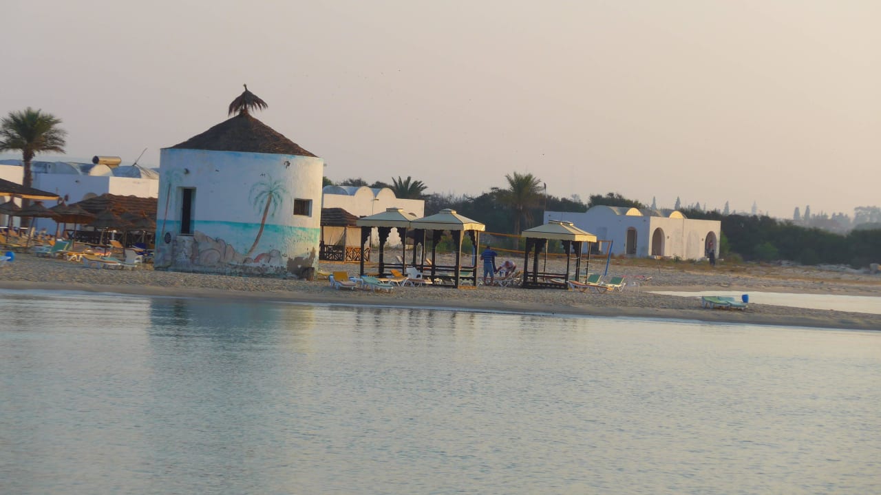 Da steht das so dekorativ in Zene gesetzt wurde  Royal Lido Resort & Spa