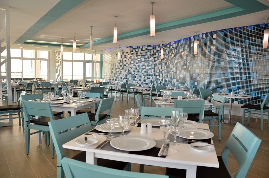 Gastro Grand Aston Cayo Las Brujas Beach Resort & Spa