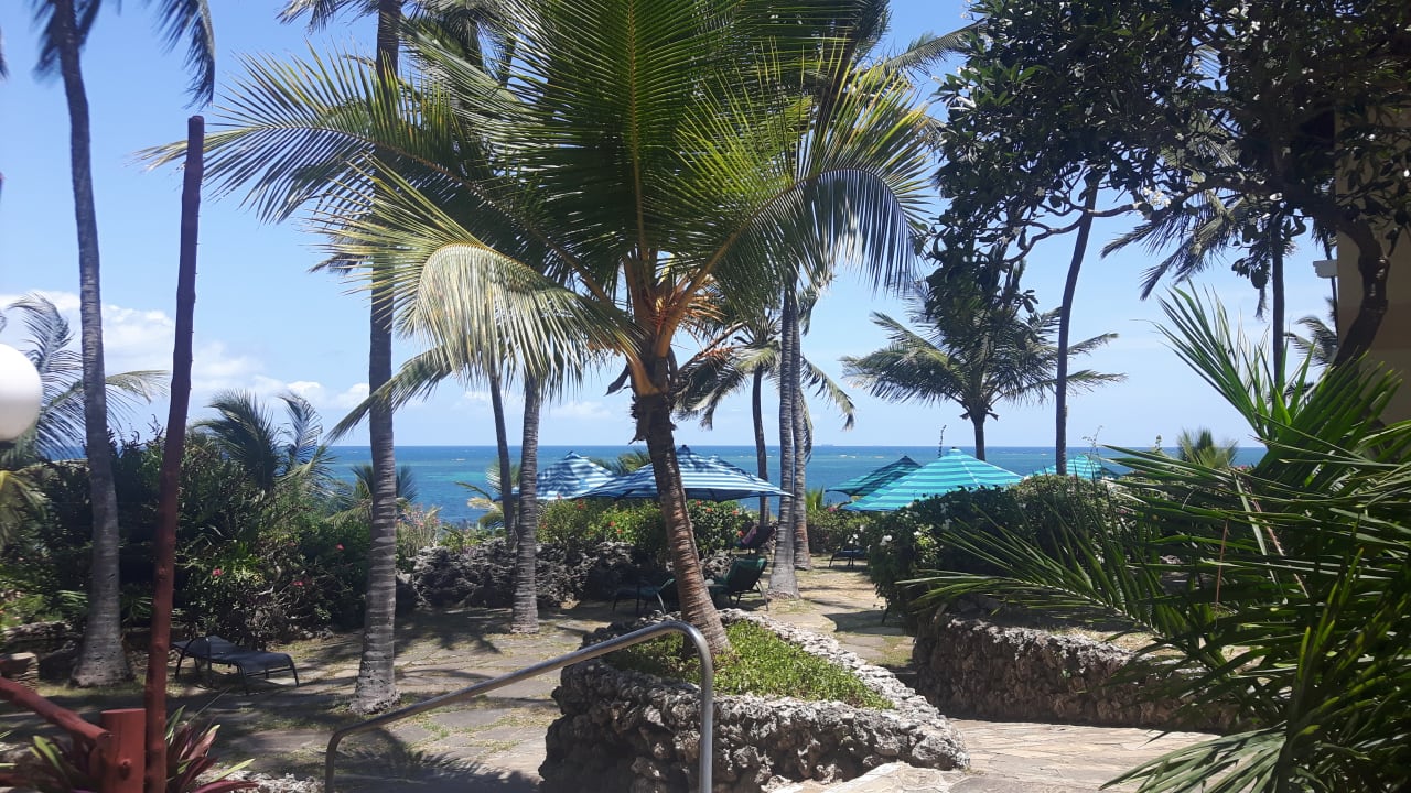 Gartenanlage Bahari Beach Hotel