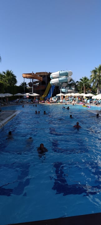 Pool Wyndham Garden Lara