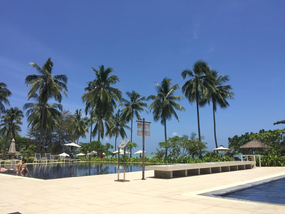 Pools vor dem Strand Kantary Beach Hotel - KHAO LAK