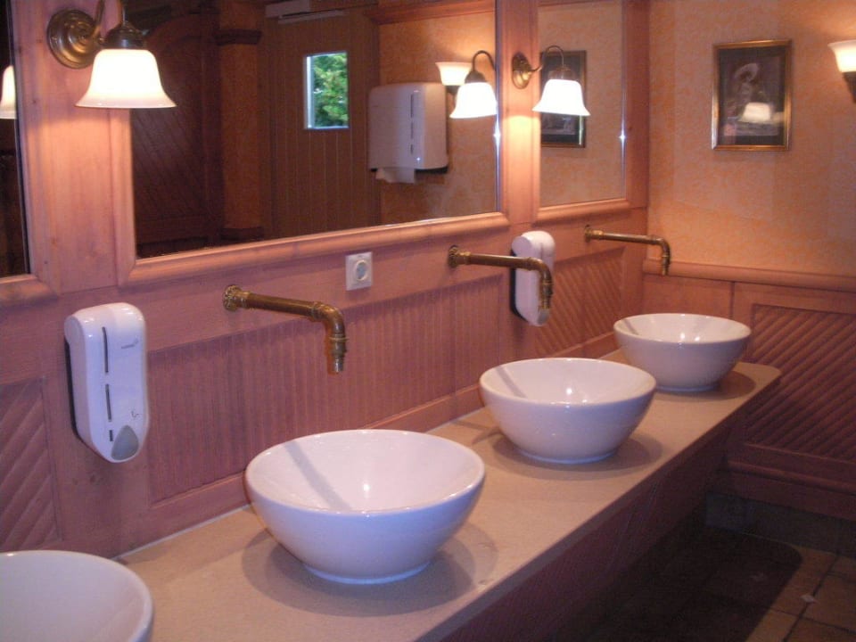 Waschbecken Damen WCs Tipi Town Europa-Park