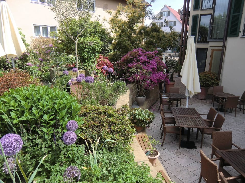Frühstücksterrasse am Haus Verena Hotel Hirschen Horn | Refugium am See
