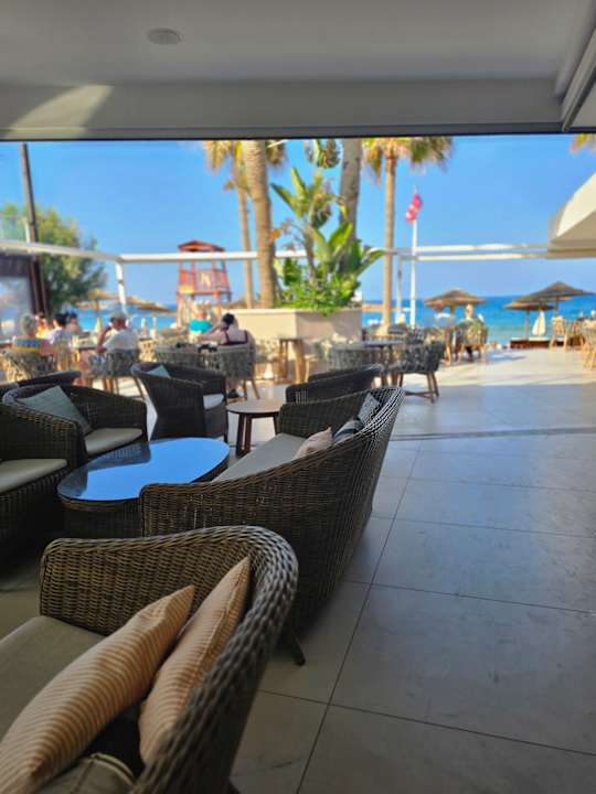 Gastro High Beach Resort