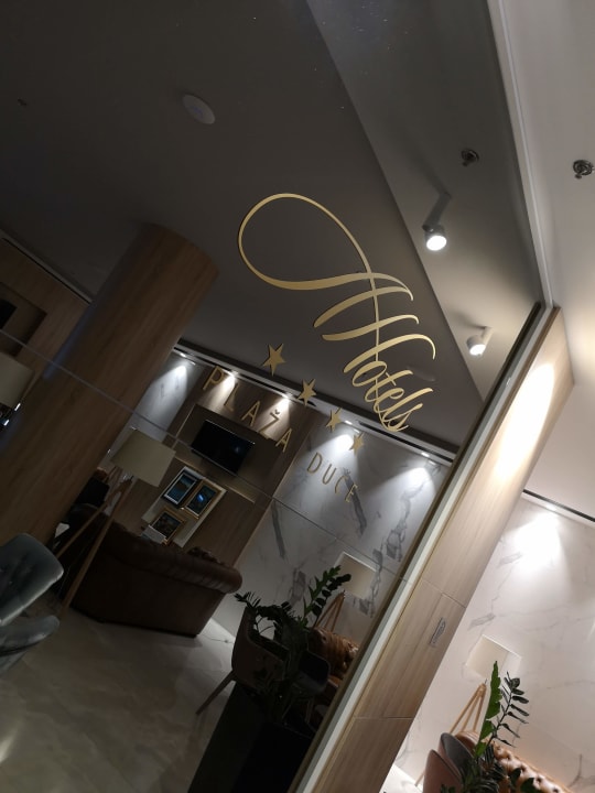 Lobby Hotel Plaza Duce