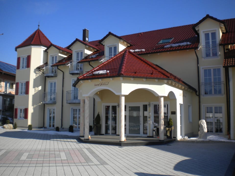 Das Hotel von Außen Landhotel Zur Jurahöhe / Juraschlössl