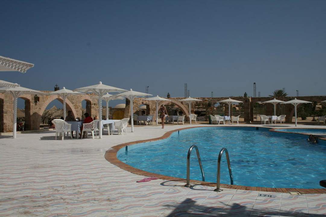 Der Pool am Strand Utopia Beach Club