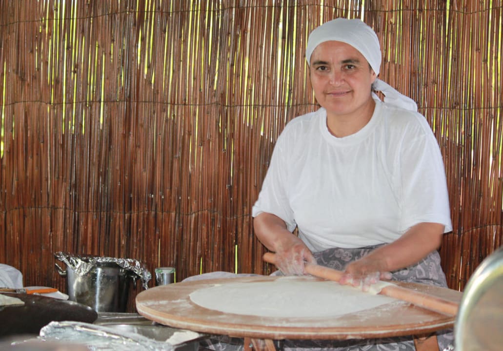 Sultan beim Zubereiten von Gözleme Sherwood Exclusive Lara