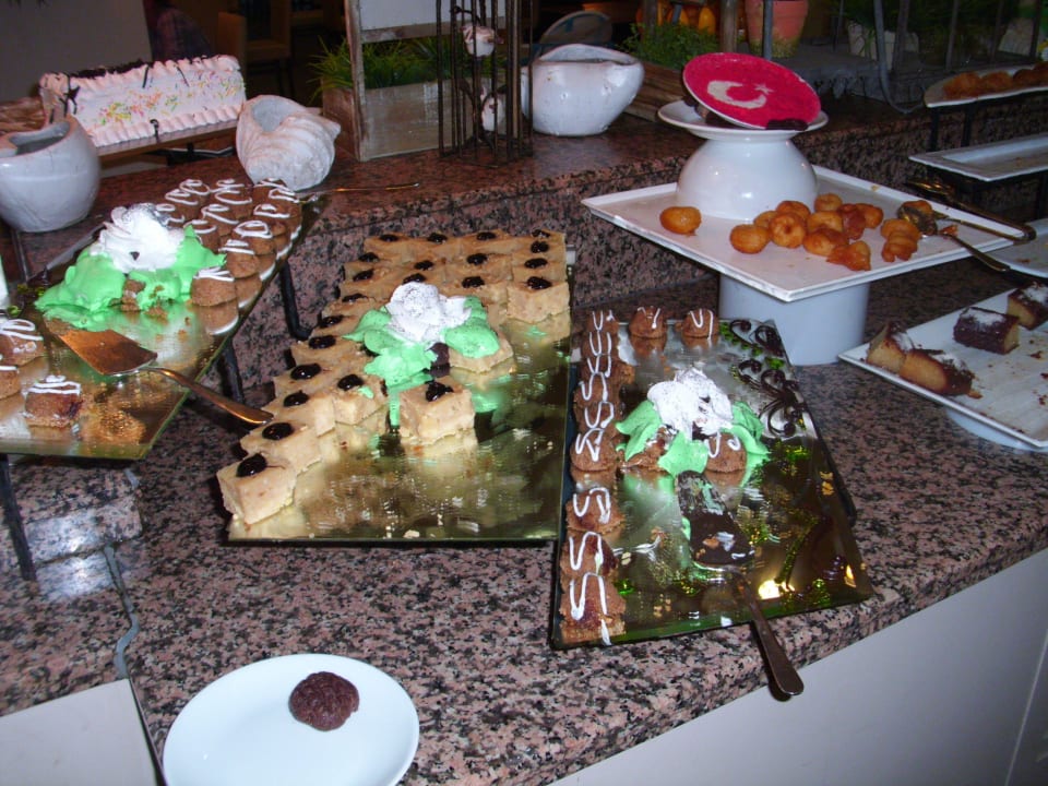 Schön angerichtet Club Turtas Beach Hotel