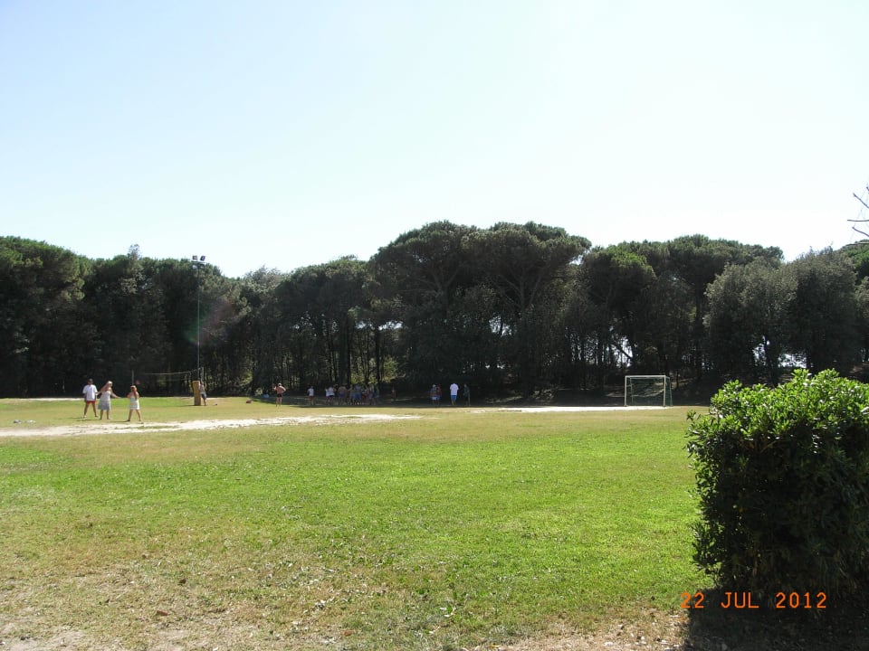 Bolzplatz Tizé Village