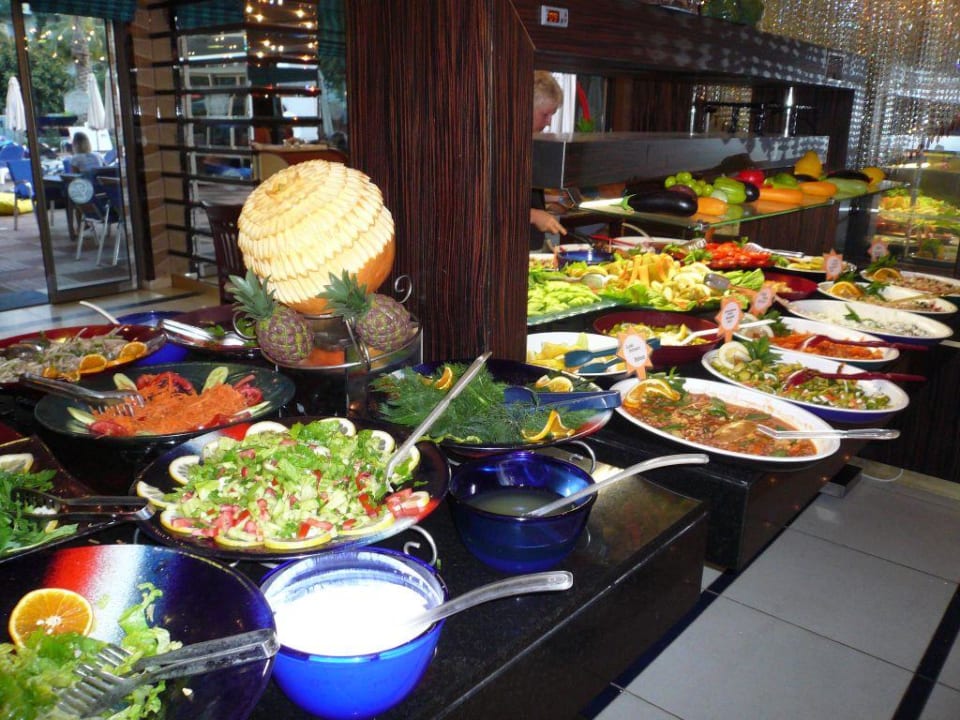 Teil des Salatbüffets Hotel Grand Zaman Garden