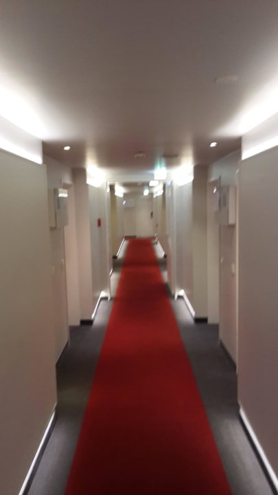 Hotelflur DORMERO Hotel Hannover