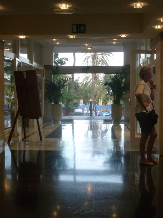 Gang zur Außenanlage Bull Costa Canaria & Spa - Adults only