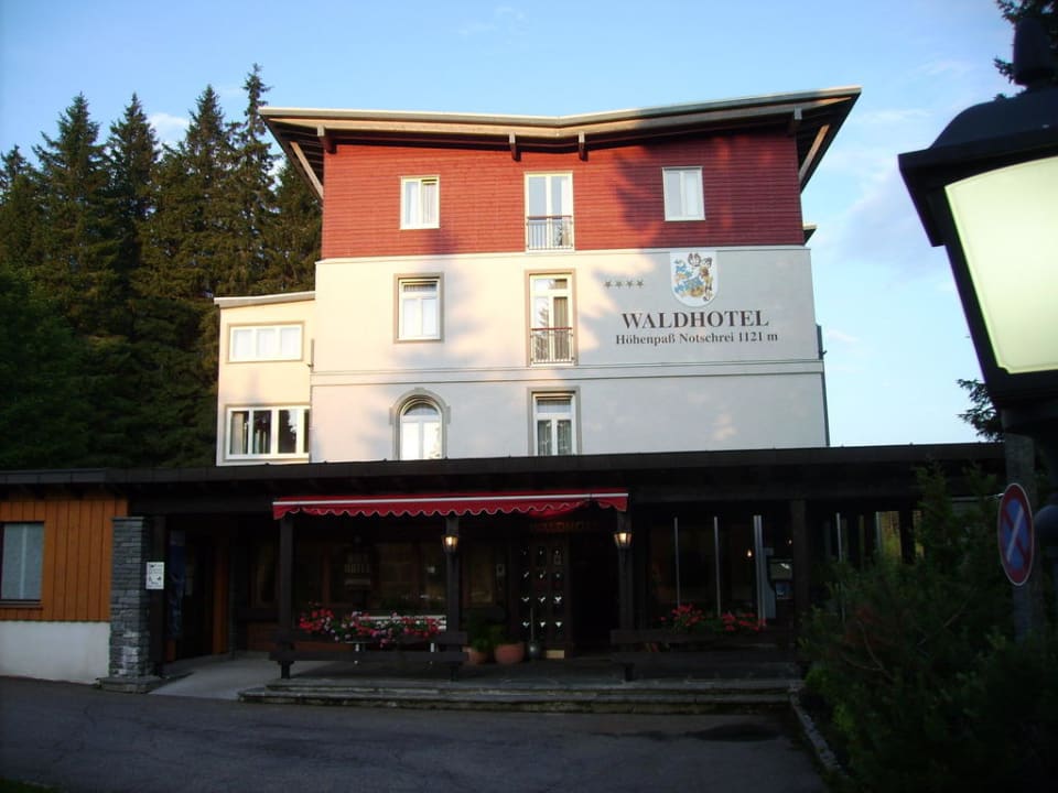 Hotel am Abend Waldhotel am Notschreipass