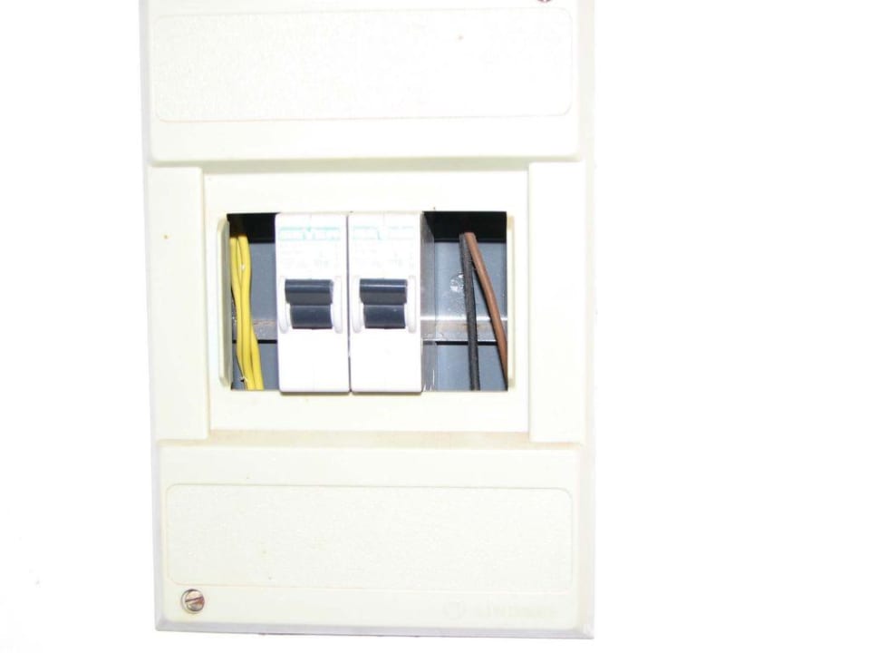 Interuttore elettrico in camera scoperto Hotel Koala