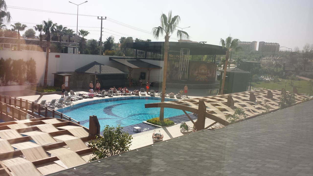 Poolanlage Mary Hotel Side