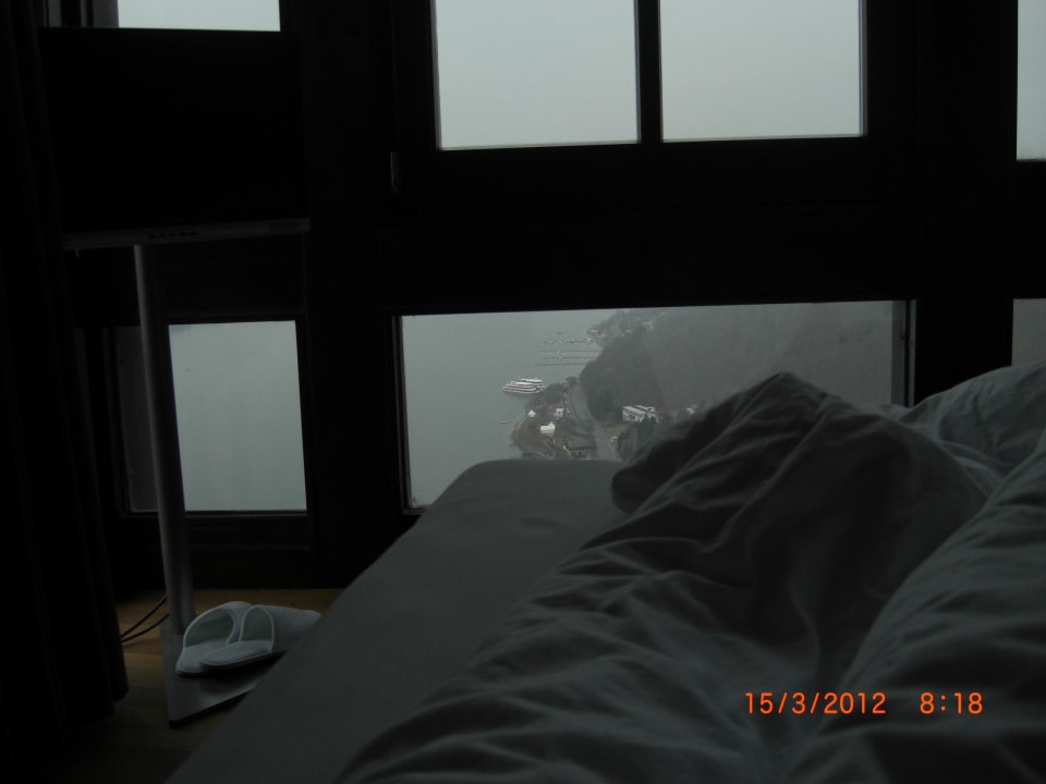 Aussicht auf den Edersee im Premiumzimmer Hotel Schloss Waldeck